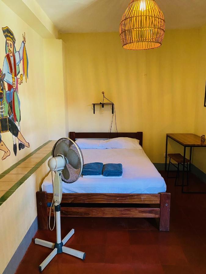 Hostal La Tortuga Booluda León Екстериор снимка