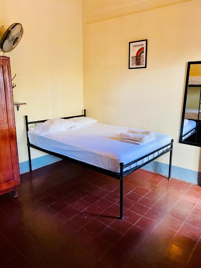 Hostal La Tortuga Booluda León Екстериор снимка